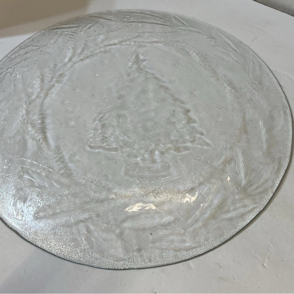 Arcoroc Holly Tree Embossed Glass Christmas Platter 13 Inch - Picture 4 of 8
